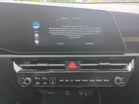 Used 2024 Kia Niro Wind w/ Wind Preserve Package FWD image 25