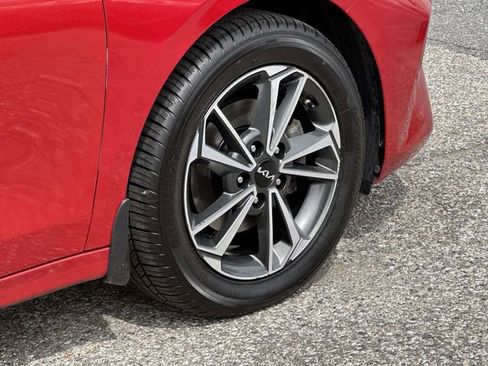 Used 2023 Kia Forte LXS w/ LXS Technology Package FWD image 30