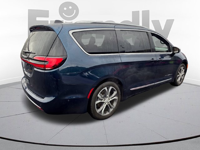 Used 2025 Chrysler Pacifica Pinnacle FWD image 5
