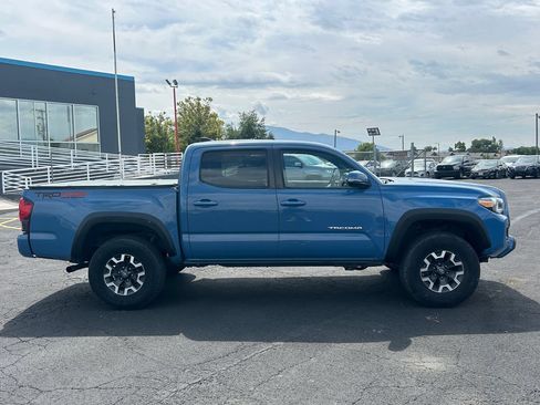 Used 2019 Toyota Tacoma TRD Off-Road AWD/4WD image 2