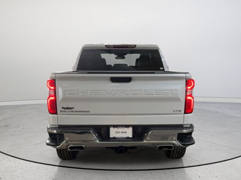 Used 2022 Chevrolet Silverado 1500 LTZ w/ LTZ Convenience Package II AWD/4WD image 8