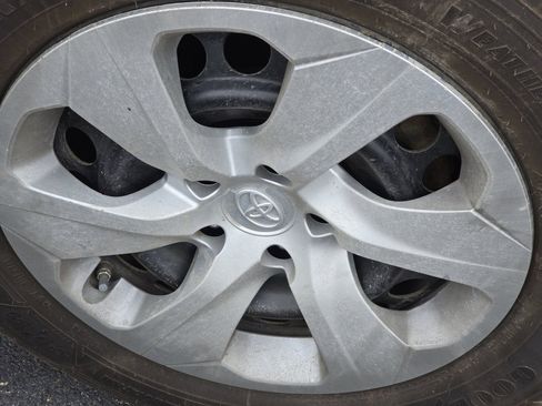Certified 2021 Toyota RAV4 LE AWD/4WD image 19