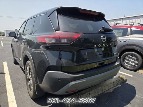 Used 2023 Nissan Rogue SV FWD image 2