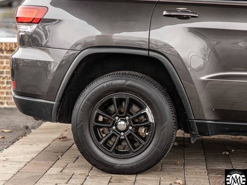 Used 2020 Jeep Grand Cherokee Laredo image 10