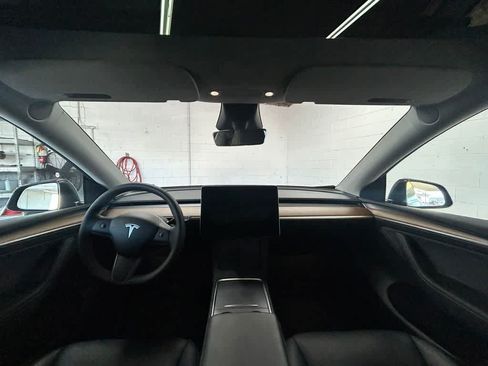Used 2024 Tesla Model Y Long Range RWD image 14