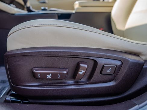 Used 2017 Lexus ES 350 w/ Premium Package FWD image 27