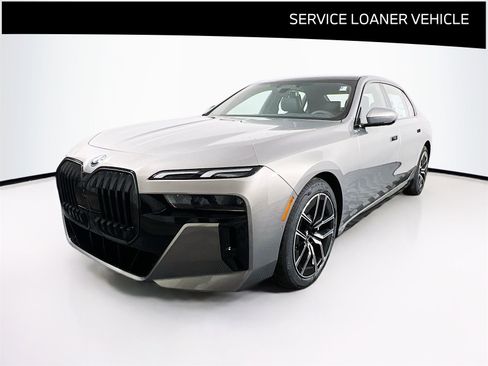 New 2025 BMW i7 xDrive60 image 3