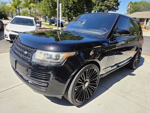 Used 2017 Land Rover Range Rover HSE AWD/4WD image 2