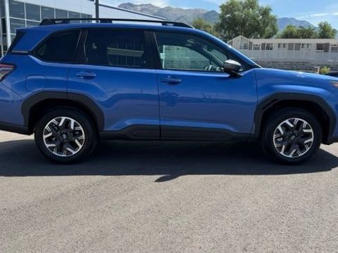 Used 2026 Subaru Forester Premium AWD/4WD image 2