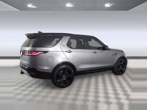 Used 2025 Land Rover Discovery Metropolitan Edition image 6