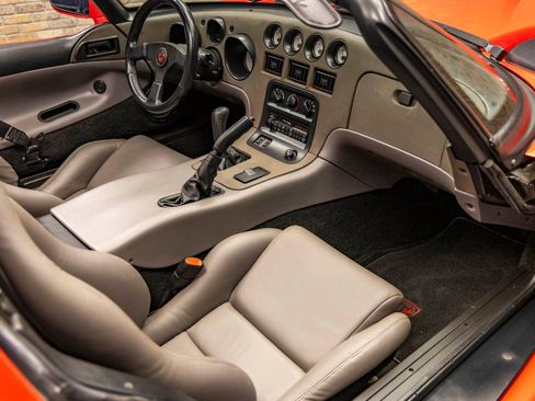 Used 1992 Dodge Viper RT/10 image 36