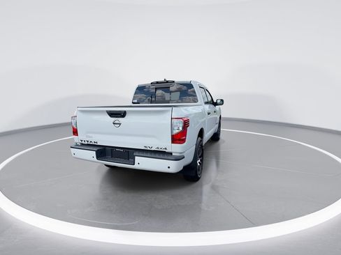 Used 2022 Nissan Titan SV AWD/4WD image 8