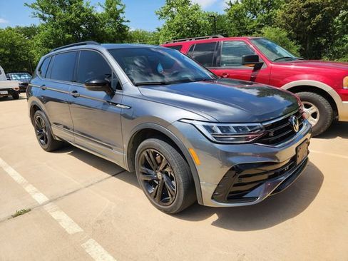 Used 2024 Volkswagen Tiguan SE R-Line image 1