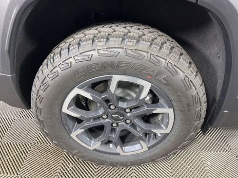 New 2026 Chevrolet Equinox ACTIV w/ Convenience Package III FWD image 16
