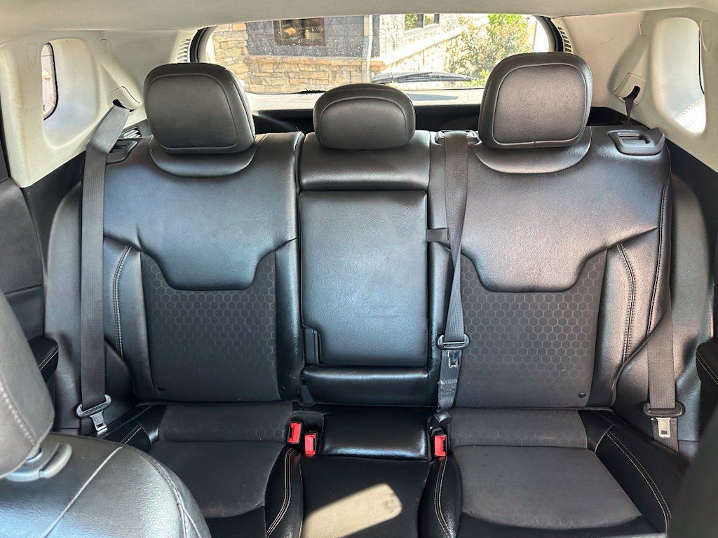 Used 2020 Jeep Compass Latitude w/ Cold Weather Group AWD/4WD image 34