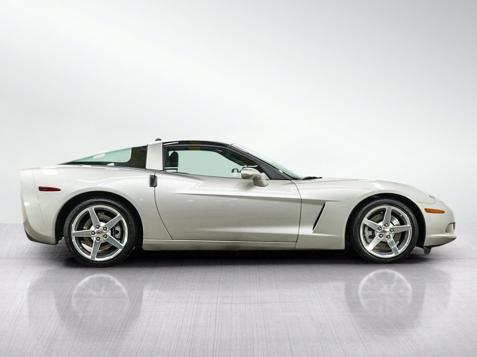 Used 2005 Chevrolet Corvette Coupe w/ Preferred Equipment Group RWD image 6