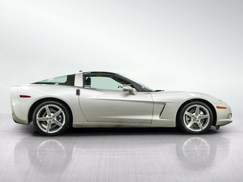 Used 2005 Chevrolet Corvette Coupe w/ Preferred Equipment Group RWD image 6