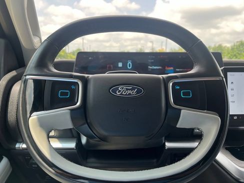 Used 2025 Ford Expedition Max Platinum AWD/4WD image 25