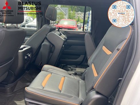 Used 2023 GMC Yukon XL AT4 w/ AT4 Premium Package AWD/4WD image 30
