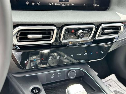 New 2026 Nissan Sentra SR w/ SR Premium Package FWD image 20