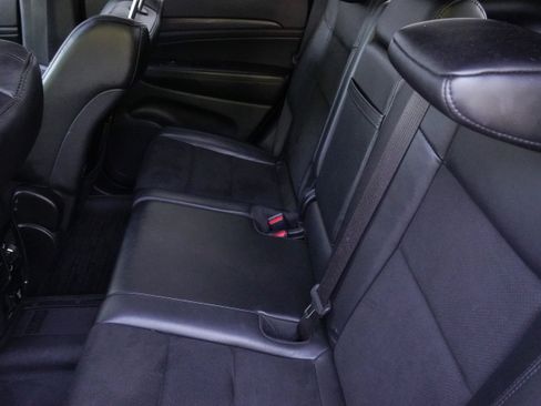 Used 2019 Jeep Grand Cherokee Altitude AWD/4WD image 38