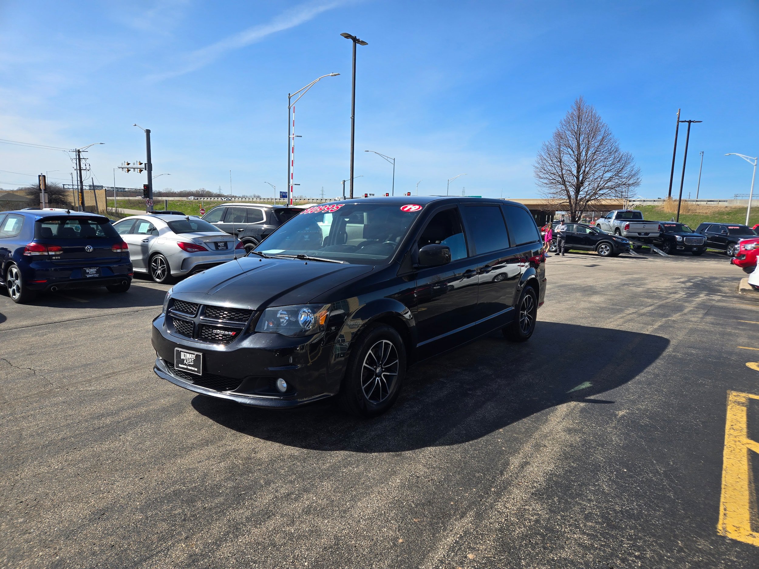 Used 2019 Dodge Grand Caravan GT FWD image 3