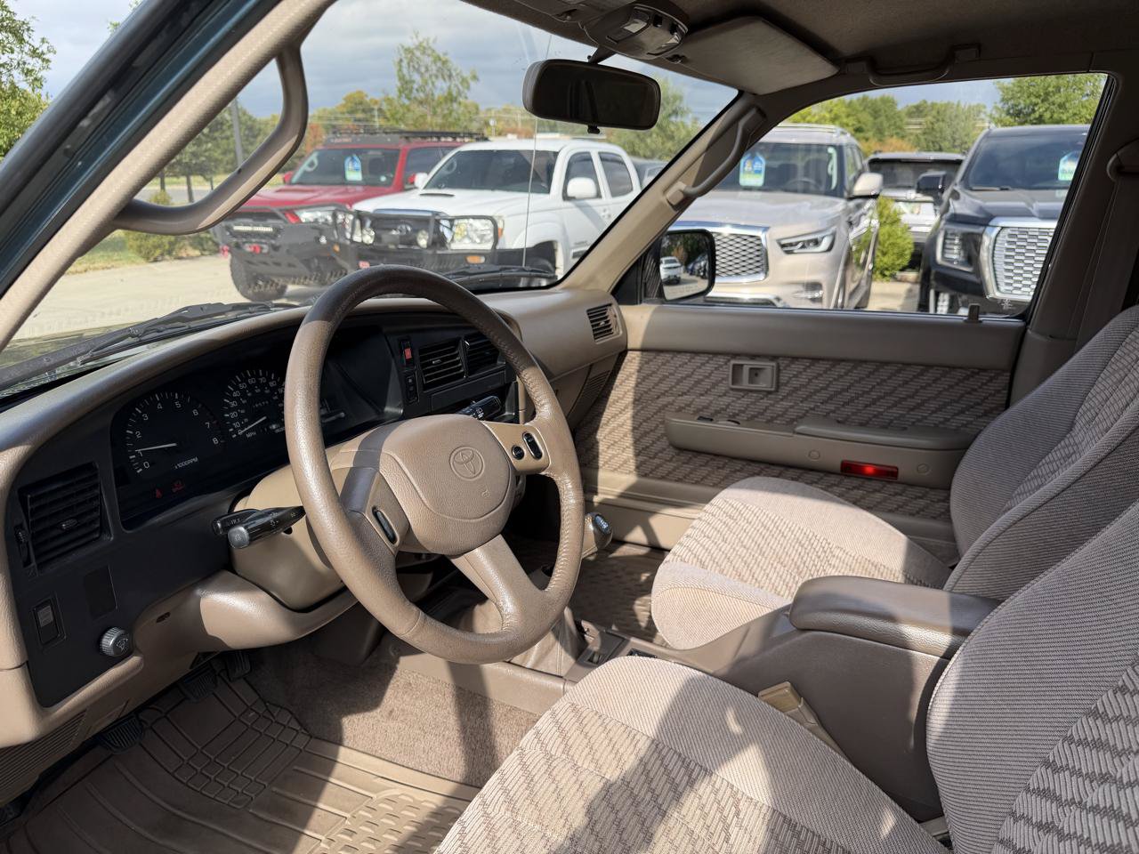 Used 1995 Toyota 4Runner SR5 AWD/4WD image 12