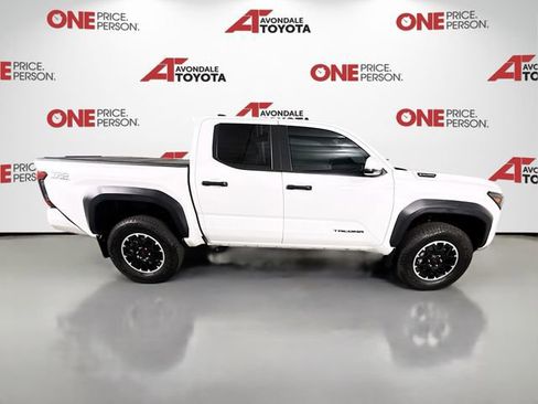 Certified 2024 Toyota Tacoma TRD Off-Road w/ TRD Off Road Upgrade Package AWD/4WD image 9