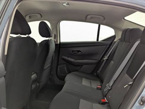 Used 2025 Nissan Sentra SV FWD image 17