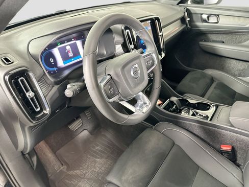 Certified 2023 Volvo XC40 B5 Plus w/ Climate Package image 10