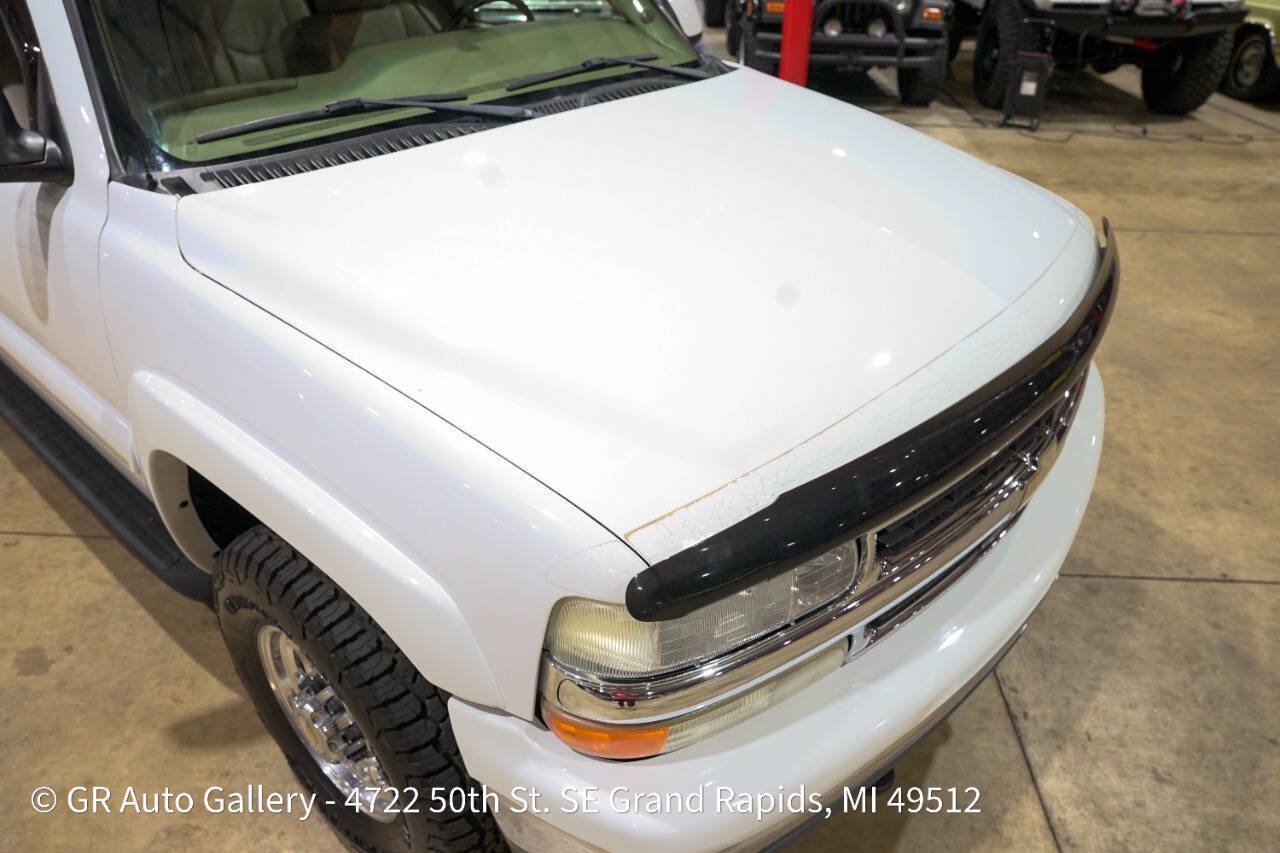 Used 2003 Chevrolet Suburban 2500 LT w/ LT Preferred Equipment Group AWD/4WD image 18