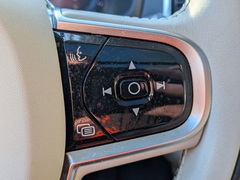 Used 2023 Volvo XC90 B6 Plus image 20