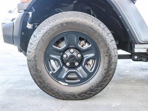 Used 2025 Jeep Wrangler Unlimited Sport AWD/4WD image 11