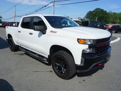 Used 2019 Chevrolet Silverado 1500 Custom Trail Boss w/ Custom Convenience Package AWD/4WD image 3