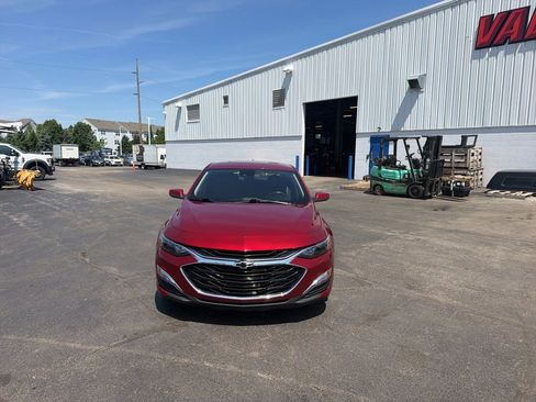 Used 2023 Chevrolet Malibu RS FWD image 2