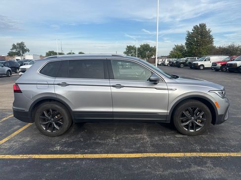 Used 2024 Volkswagen Tiguan SE AWD/4WD image 6