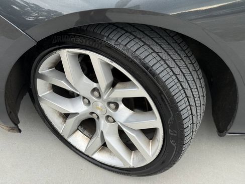 Used 2019 Chevrolet Impala Premier FWD image 12