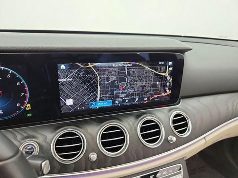 Used 2022 Mercedes-Benz E 350 Sedan image 14