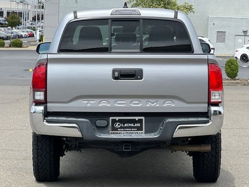 Used 2020 Toyota Tacoma SR5 RWD image 8