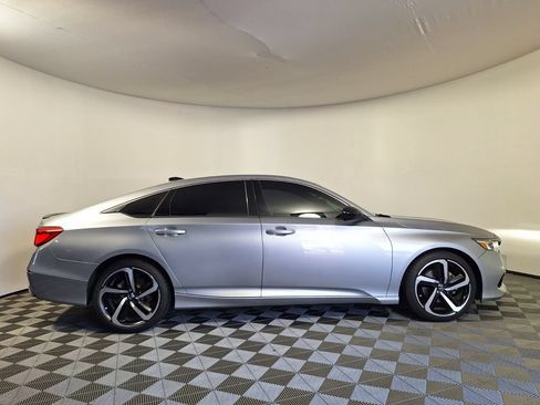 Used 2021 Honda Accord Sport image 4