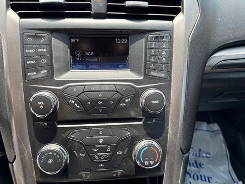 Used 2017 Ford Fusion SE w/ Equipment Group 201A FWD image 16