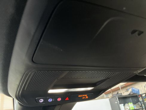 Used 2025 Buick Enclave Preferred image 24