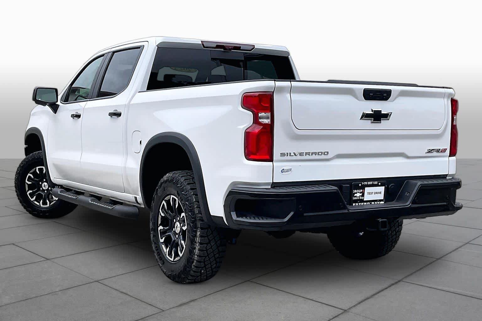 Used 2025 Chevrolet Silverado 1500 ZR2 w/ Technology Package AWD/4WD image 11