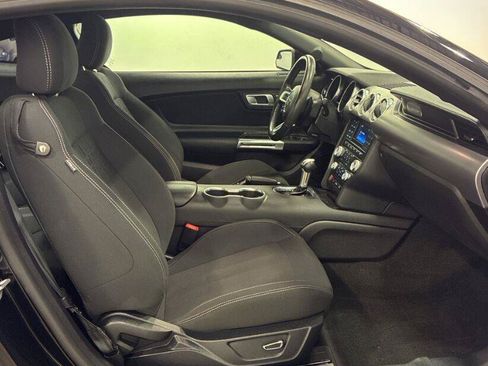 Used 2018 Ford Mustang GT RWD image 7