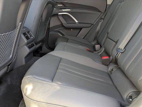 Used 2025 Audi Q5 Premium Plus w/ Premium Plus AWD/4WD image 15