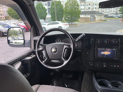 Used 2015 Chevrolet Express 2500 Extended RWD image 29