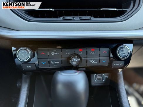 Used 2025 Jeep Compass Limited w/ Elite Group AWD/4WD image 23