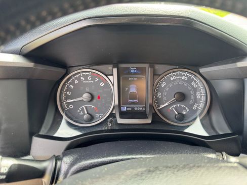 Used 2021 Toyota Tacoma TRD Off-Road w/ Technology Package AWD/4WD image 51