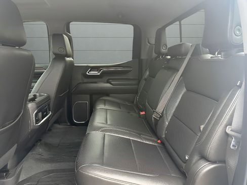 Used 2022 GMC Sierra 1500 SLT w/ SLT Convenience Package image 12