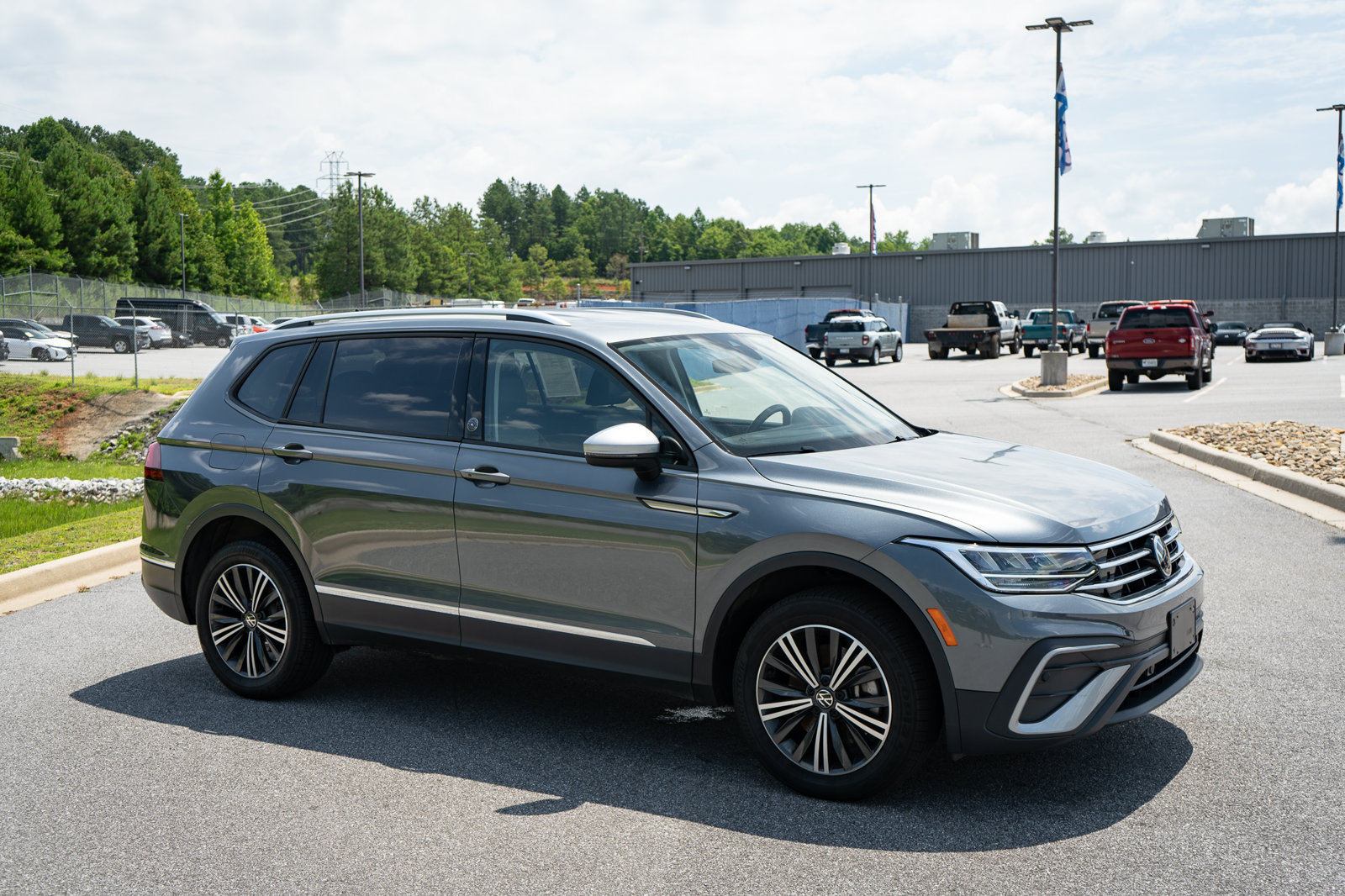 Used 2024 Volkswagen Tiguan Wolfsburg Edition AWD/4WD image 12